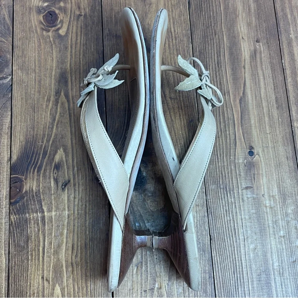 Tommy Bahama leather kitten heel sandals tropical temptation in camel size 7 - Picture 6 of 9